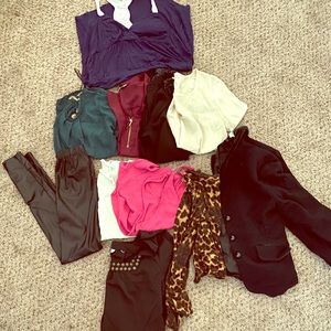 Selling a bundle of size small women’s clothes🥳